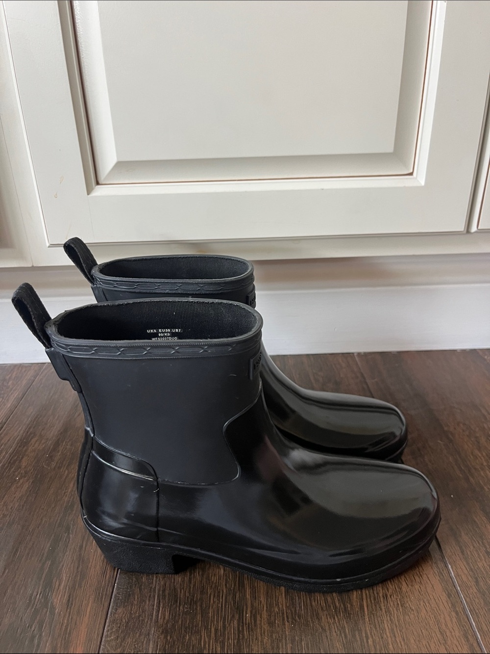 NWT Hunter Glossy Rain Boots - Picture 3 of 6